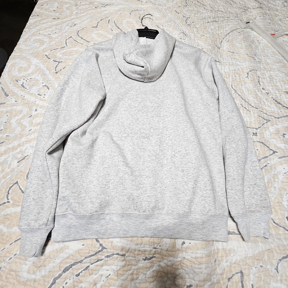 Disney Minnie Mouse Hoodie Women’s Medium – Cozy Soft, Stitched Design - Picture 12 of 14